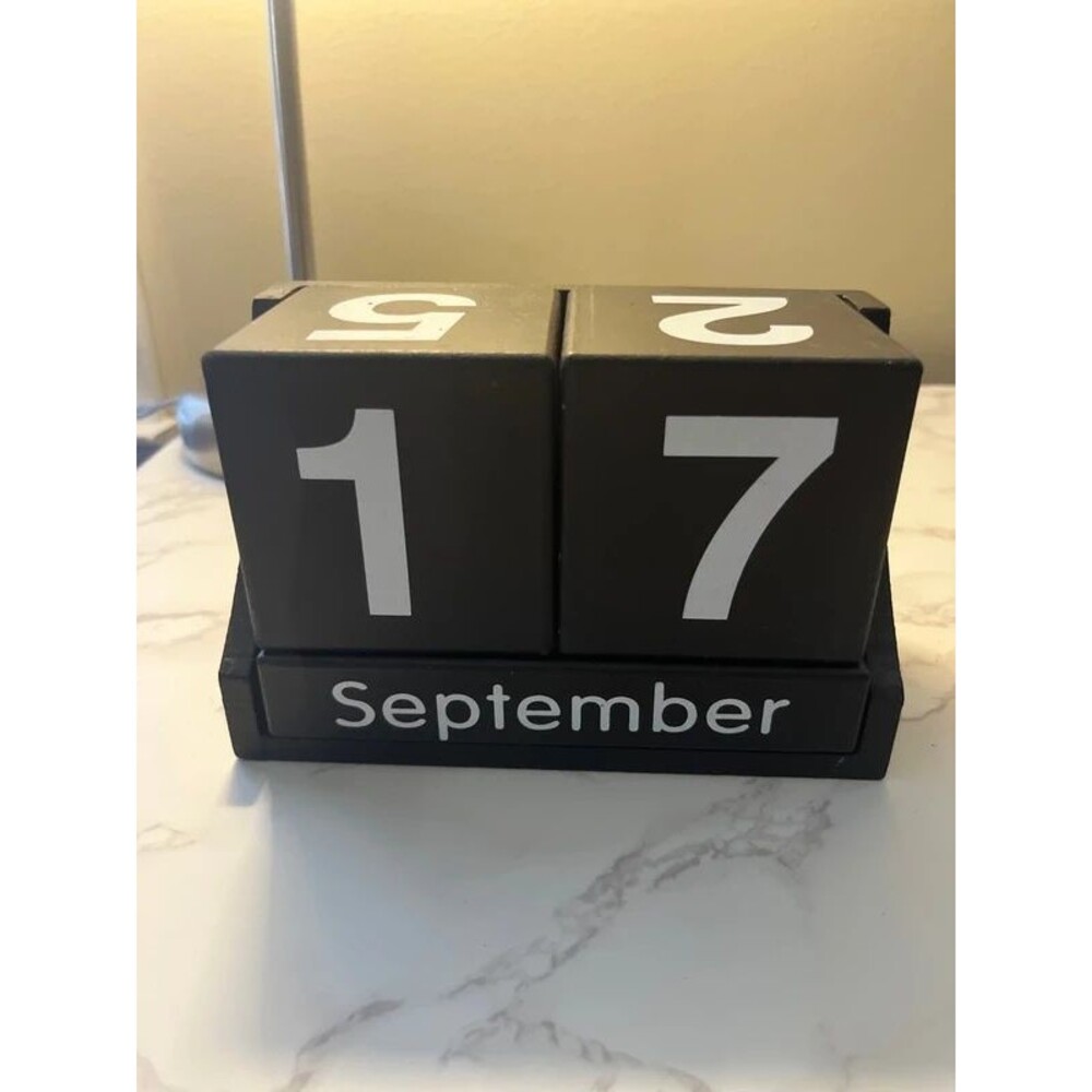 Dice calendar